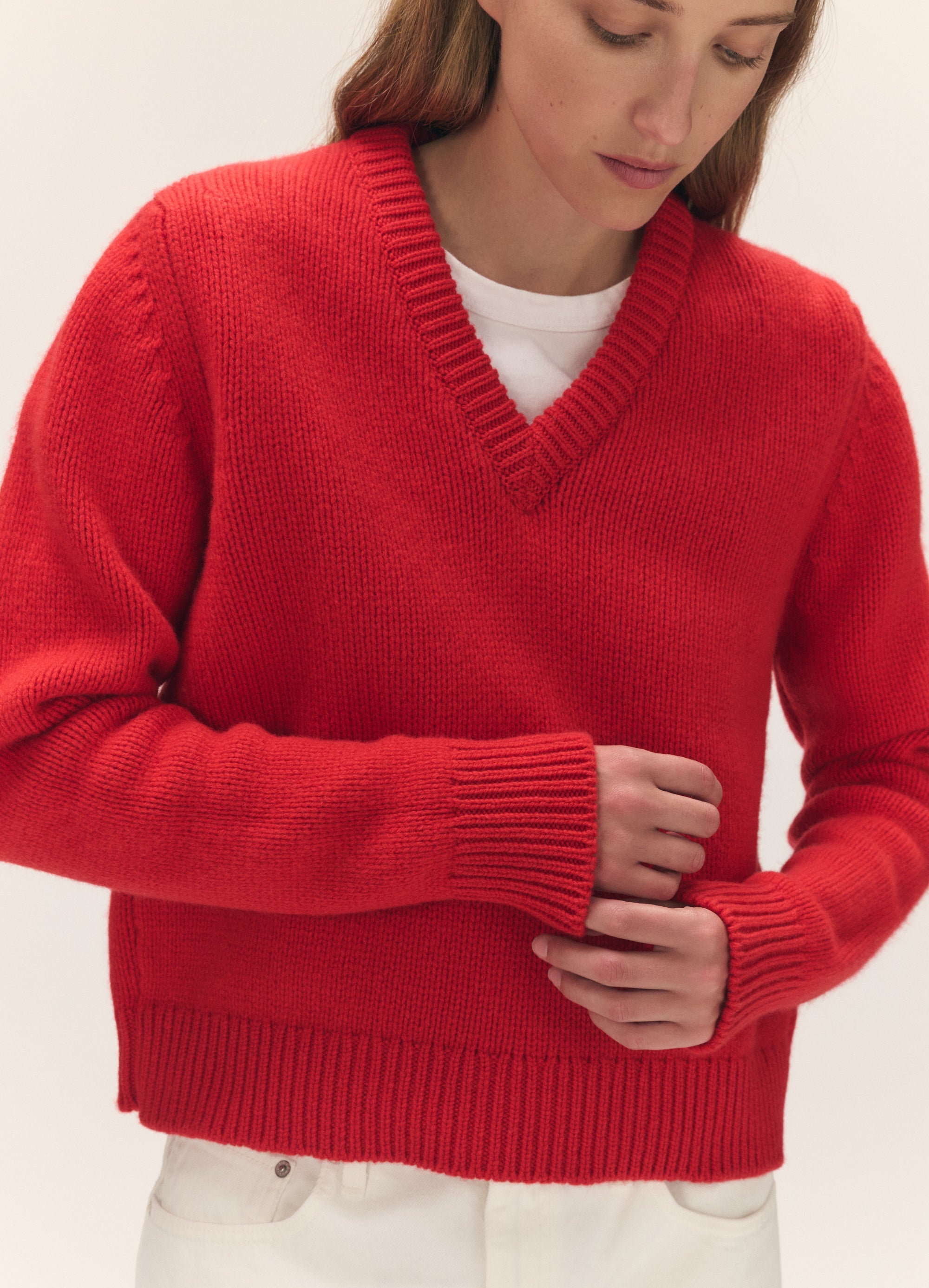 Glenn V-Neck in Poppy Red
