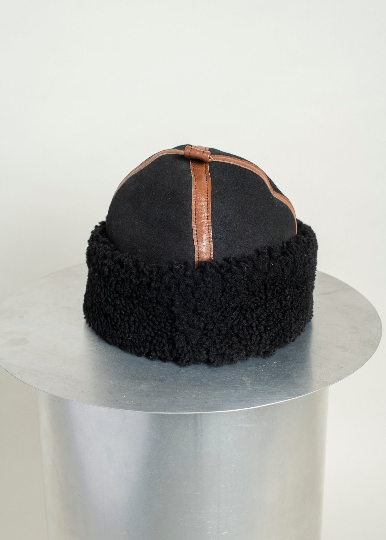 Suede Back Curly Hair Contrast Bound Panel Cap