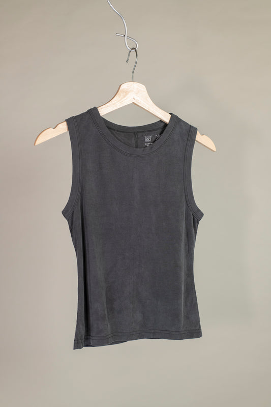 vacant top