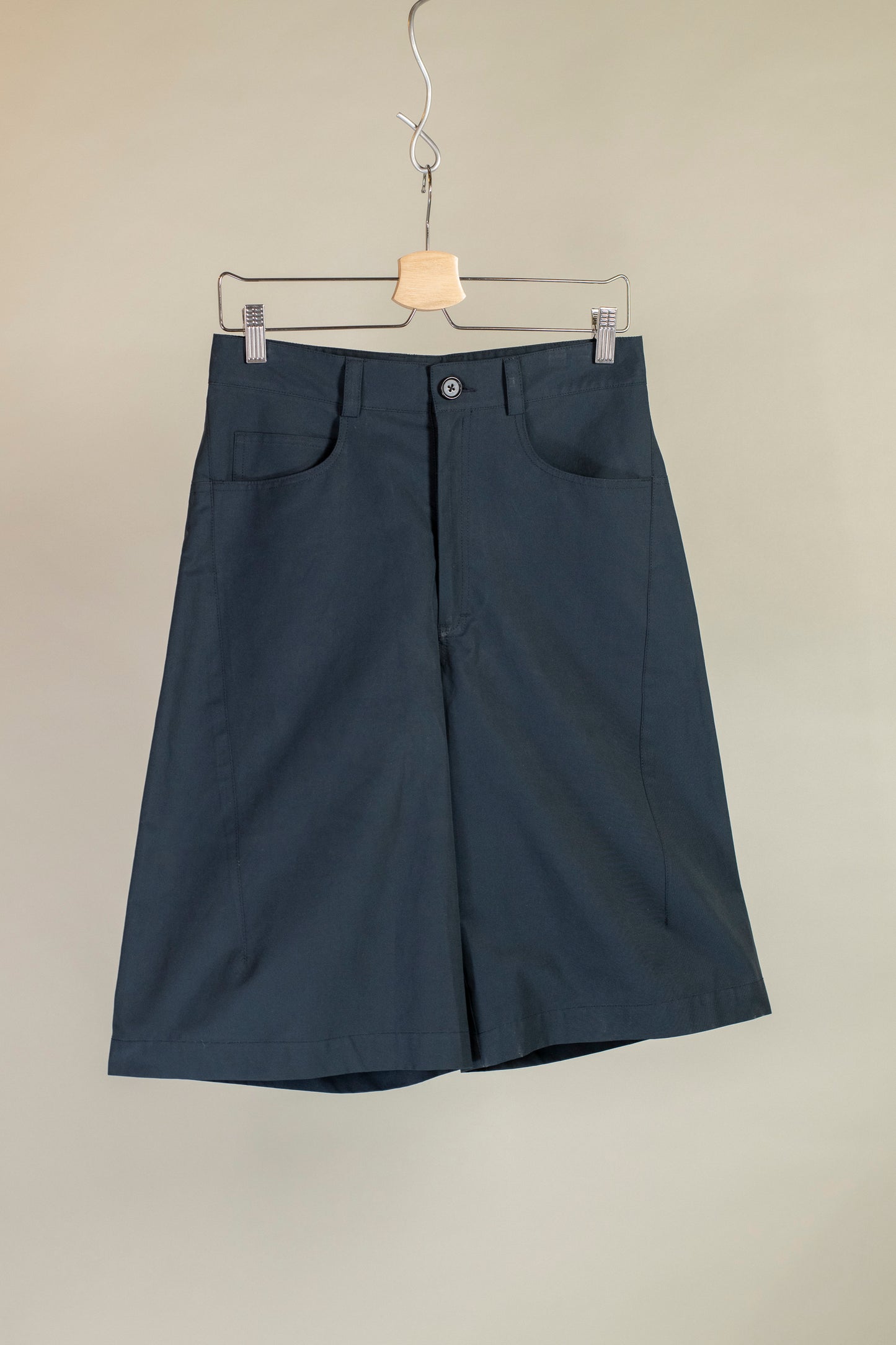 wide leg darted short