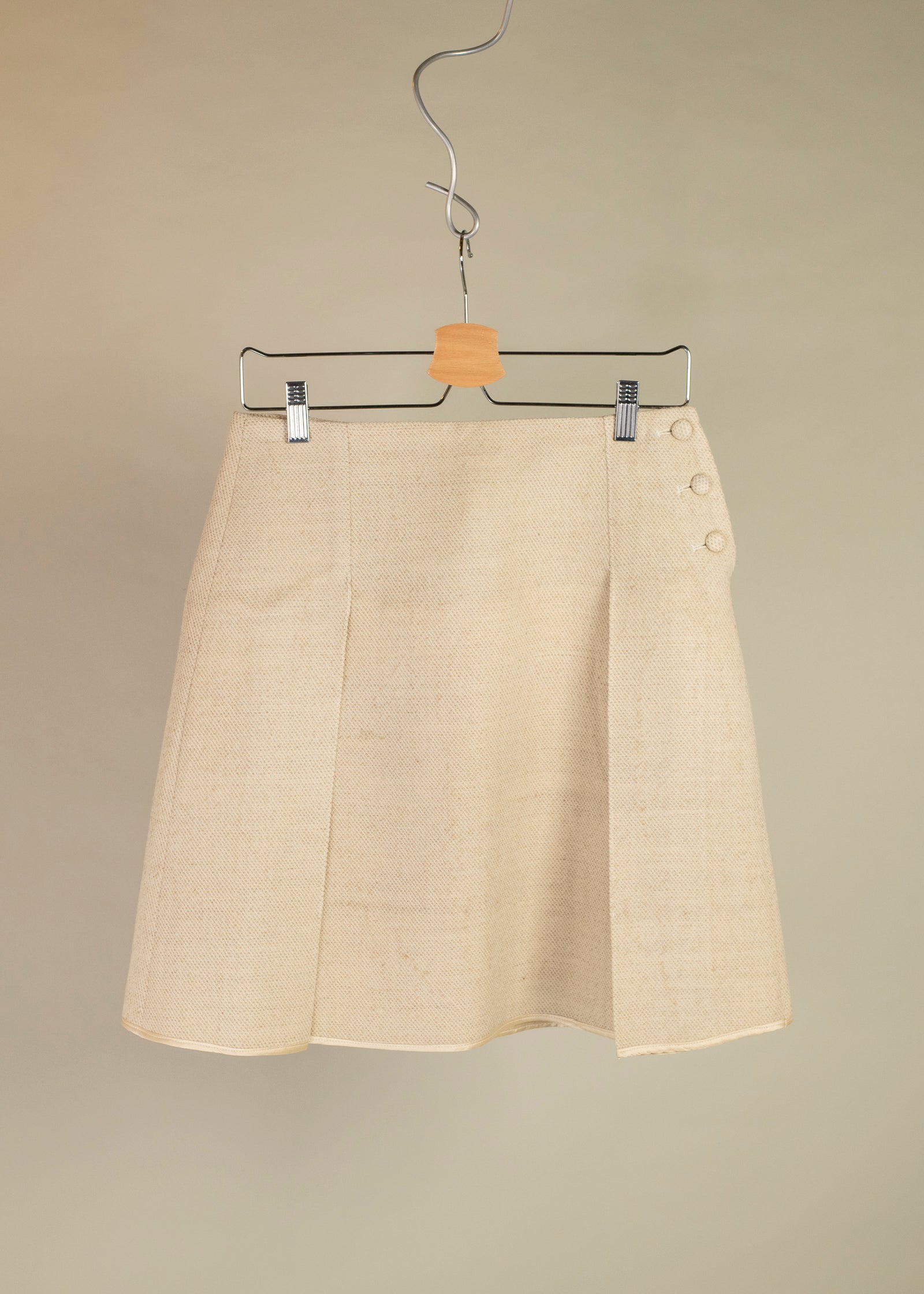 pleated skirt
