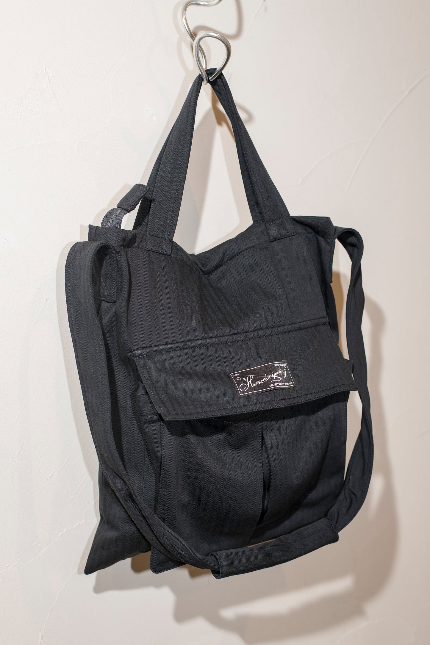 routine shoulder bag