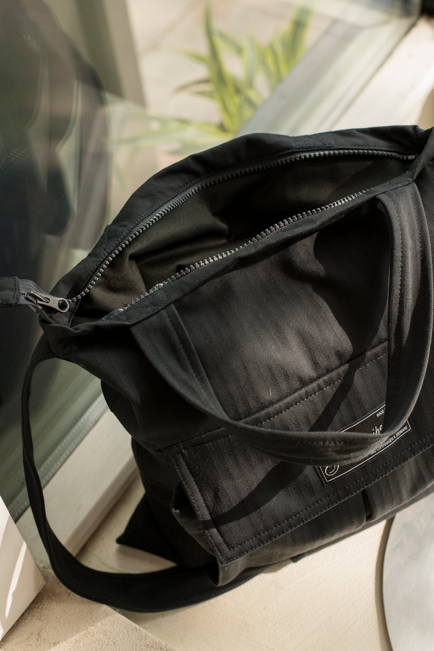 routine shoulder bag